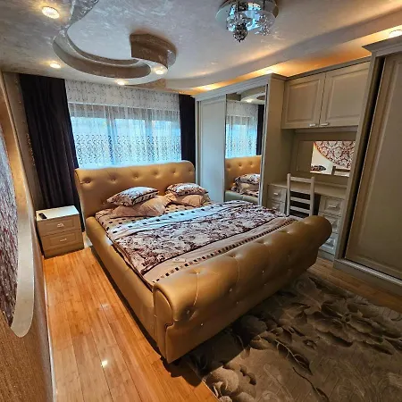 3 Living, 2 Bai, Modern