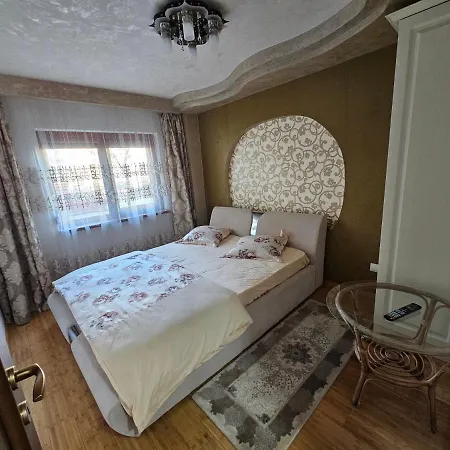 Apartment 3 Living, 2 Bai, Modern Craiova