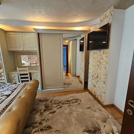 Apartment 3 Living, 2 Bai, Modern Craiova