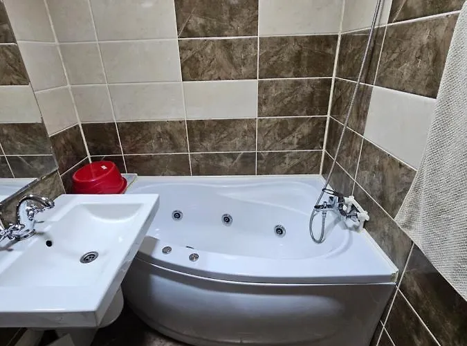 3 Living, 2 Bai, Modern Apartament *