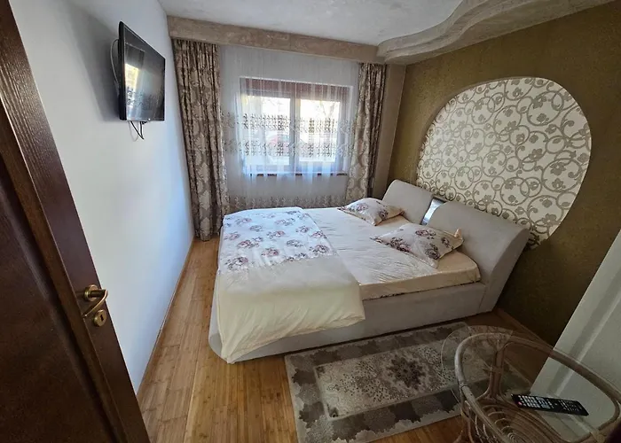 3 Living, 2 Bai, Modern Apartament