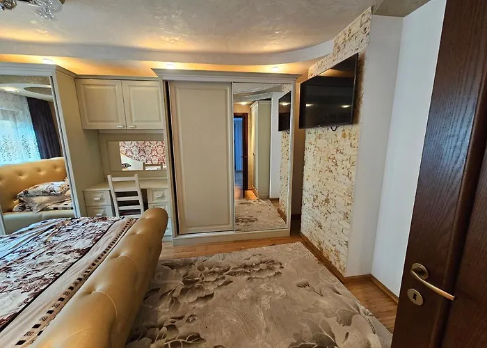 Apartament 3 Living, 2 Bai, Modern Craiova